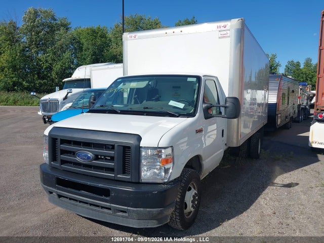 Ford E-450 Cutaway 2024 1FDXE4FNXRDD15089 Image 2