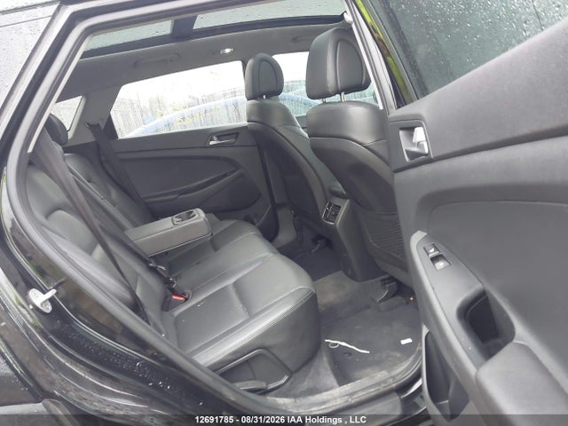 KM8J3CA4XGU245904 Hyundai Tucson Luxury