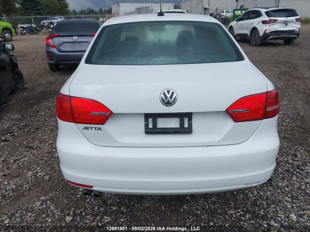 12691801 :رقم المزاد ، 3VW2K7AJ1EM305589 vin ، 2014 Volkswagen Jetta 2.0l Trendline+ مزاد بيع