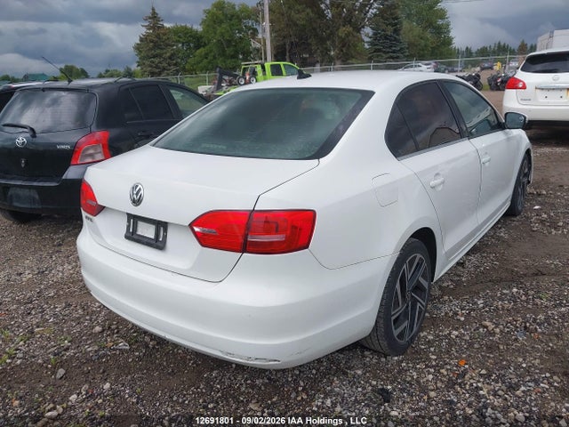12691801 :رقم المزاد ، 3VW2K7AJ1EM305589 vin ، 2014 Volkswagen Jetta 2.0l Trendline+ مزاد بيع