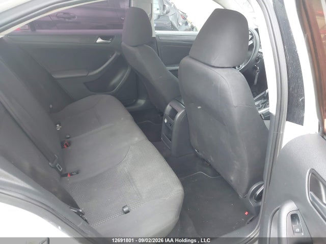 12691801 :رقم المزاد ، 3VW2K7AJ1EM305589 vin ، 2014 Volkswagen Jetta 2.0l Trendline+ مزاد بيع