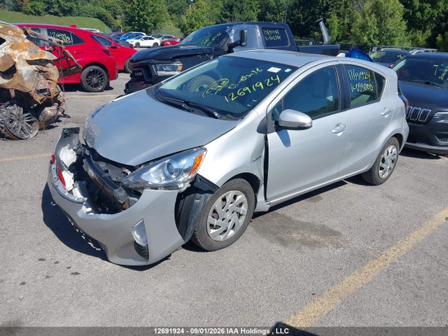 Toyota Prius C Technology 2015 JTDKDTB38F1099000 Image 2