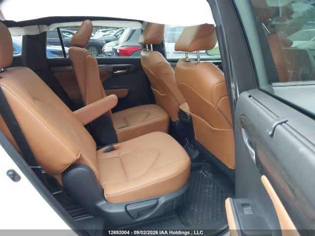 Toyota Highlander Limited Awd 2026 5TDKDRBH6TS596169 Image 8