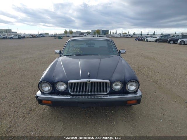 12692069 :رقم المزاد ، SAJAV1346HC463735 vin ، 1987 Jaguar Xj6 مزاد بيع
