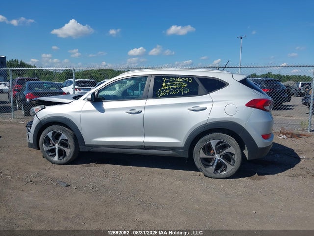 Hyundai Tucson Premium 1.6 2016 KM8J3CA26GU046038 Image 14