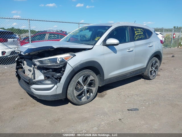 Hyundai Tucson Premium 1.6 2016 KM8J3CA26GU046038 Image 2