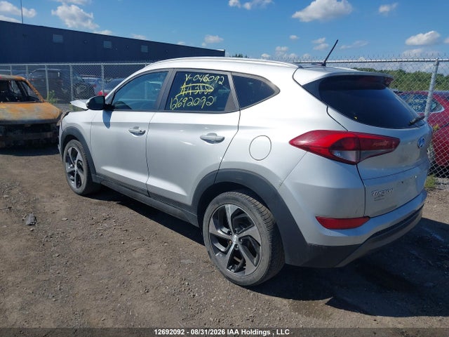 Hyundai Tucson Premium 1.6 2016 KM8J3CA26GU046038 Image 3