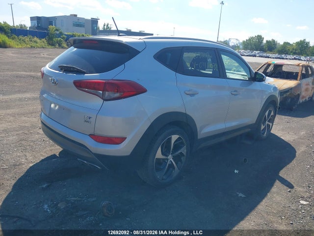 Hyundai Tucson Premium 1.6 2016 KM8J3CA26GU046038 Image 4