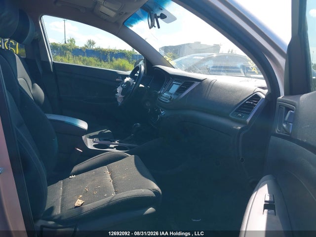 Hyundai Tucson Premium 1.6 2016 KM8J3CA26GU046038 Image 5