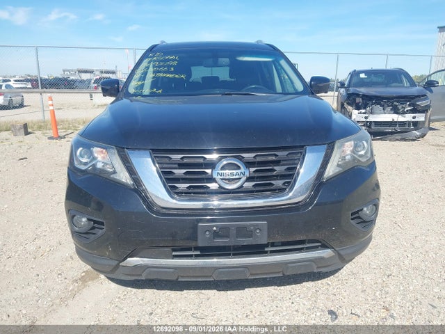 12692098 :رقم المزاد ، 5N1DR2MM3HC600663 vin ، 2017 Nissan Pathfinder S/sv/sl/platinum مزاد بيع