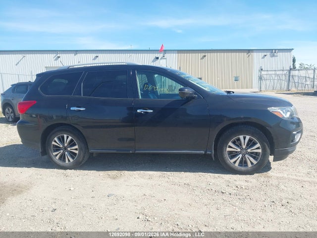 12692098 :رقم المزاد ، 5N1DR2MM3HC600663 vin ، 2017 Nissan Pathfinder S/sv/sl/platinum مزاد بيع