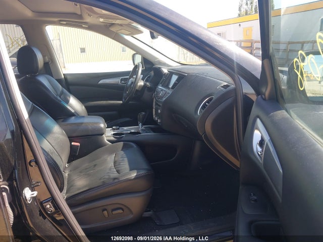12692098 :رقم المزاد ، 5N1DR2MM3HC600663 vin ، 2017 Nissan Pathfinder S/sv/sl/platinum مزاد بيع