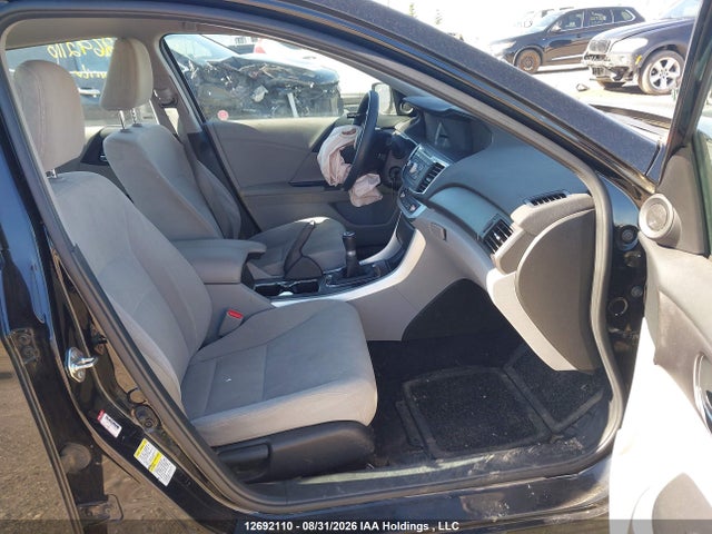 12692110 :رقم المزاد ، 1HGCR2E38FA803256 vin ، 2015 Honda Accord Lx مزاد بيع