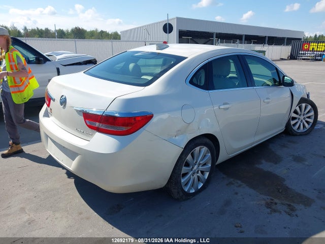 1G4PP5SK2F4205001 Buick Verano