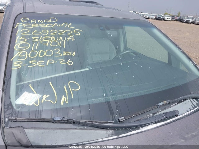 12692225 :رقم المزاد ، 5TDDK3DC8FS117011 vin ، 2015 Toyota Sienna Xle/limited مزاد بيع