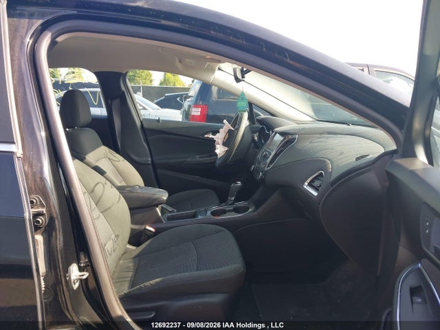 2017 Chevrolet Cruze Lt მანქანა იყიდება აუქციონზე, vin: 1G1BE5SM0H7143999, აუქციონის ნომერი: 12692237