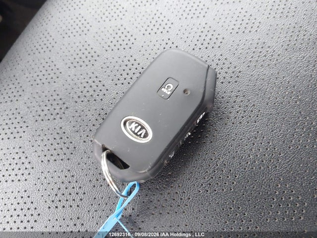 KNDEUCAAXM7157874 KIA SELTOS EX