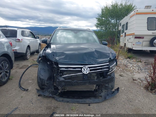 3VV4B7AX2JM184258 Volkswagen Tiguan Sel Premium