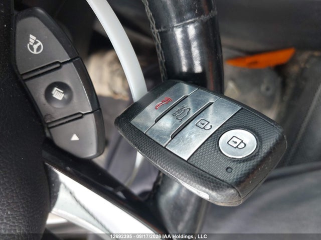 2014 Kia Rondo მანქანა იყიდება აუქციონზე, vin: KNAHU8A39E7045643, აუქციონის ნომერი: 12692395