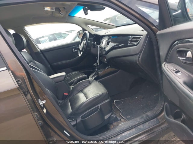 2014 Kia Rondo მანქანა იყიდება აუქციონზე, vin: KNAHU8A39E7045643, აუქციონის ნომერი: 12692395