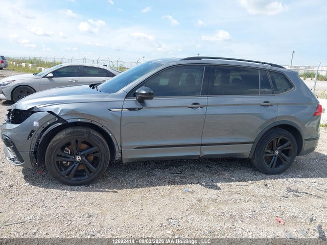 3VV8B7AX3PM087130 Volkswagen Tiguan Comfortline R-line Black