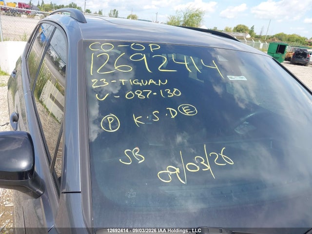 3VV8B7AX3PM087130 Volkswagen Tiguan Comfortline R-line Black