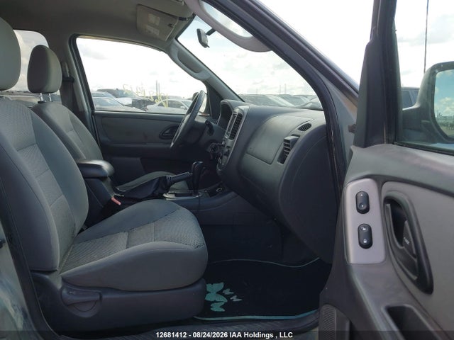 Продажа на аукционе авто 2005 Ford Escape Xlt, vin: 1FMYU93165KA85952, номер лота: 12681412