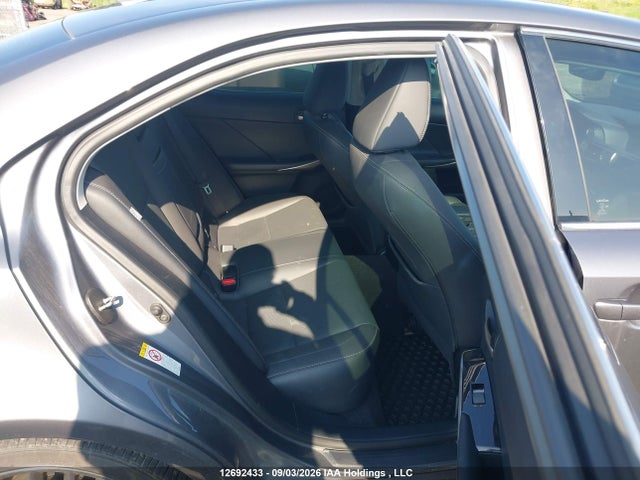 Lexus Is 300 300 2017 JTHCM1D28H5025812 Image 8