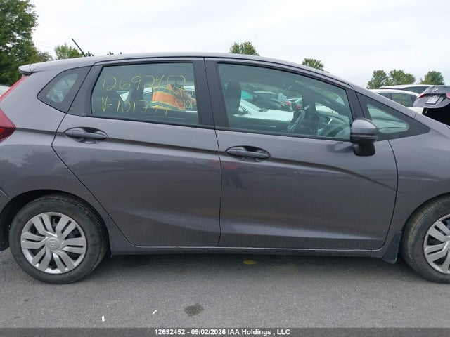 Honda FIT LX 2016 3HGGK5H59GM101777 Image 14
