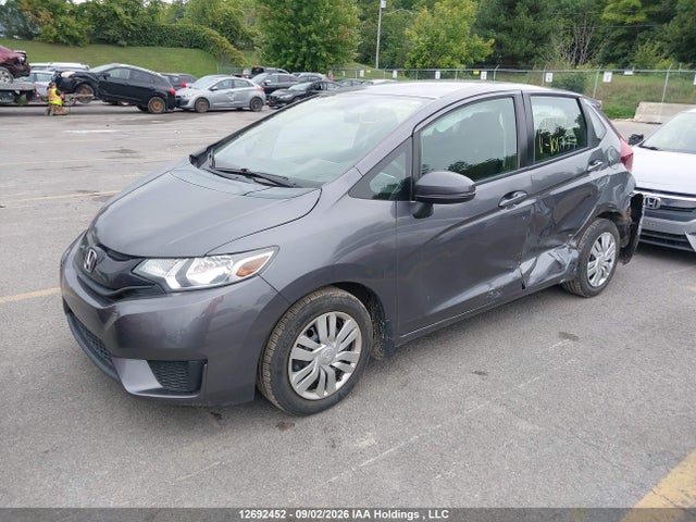 Honda FIT LX 2016 3HGGK5H59GM101777 Image 2