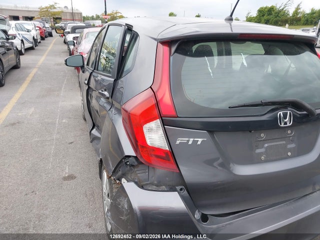 Honda FIT LX 2016 3HGGK5H59GM101777 Image 22