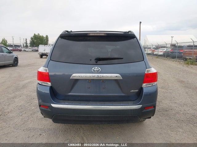2011 Toyota Highlander V6 მანქანა იყიდება აუქციონზე, vin: 5TDBK3EH9BS085312, აუქციონის ნომერი: 12692493