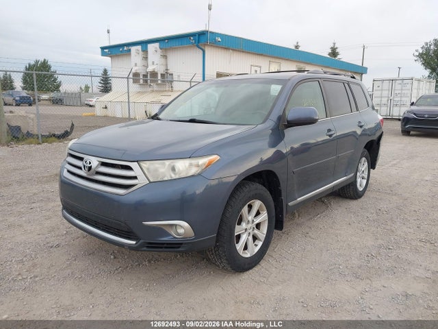 2011 Toyota Highlander V6 მანქანა იყიდება აუქციონზე, vin: 5TDBK3EH9BS085312, აუქციონის ნომერი: 12692493