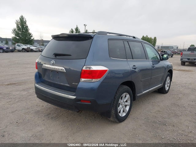 2011 Toyota Highlander V6 მანქანა იყიდება აუქციონზე, vin: 5TDBK3EH9BS085312, აუქციონის ნომერი: 12692493