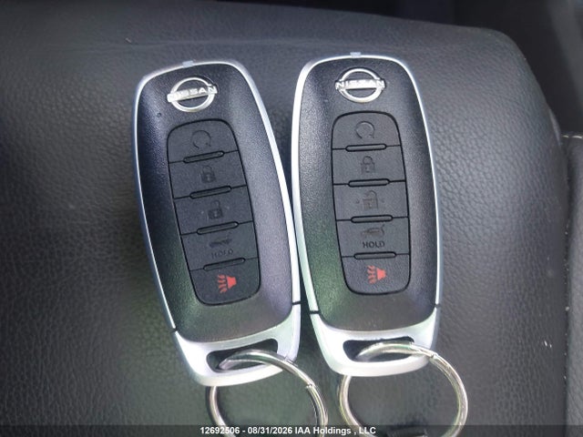 JN8BT3CB8PW205317 Nissan Rogue Sl
