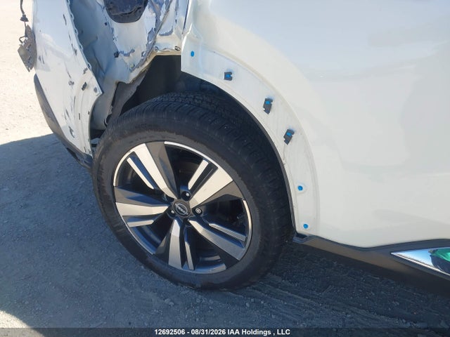 JN8BT3CB8PW205317 Nissan Rogue Sl