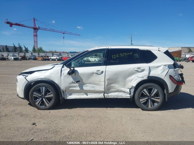 JN8BT3CB8PW205317 Nissan Rogue Sl