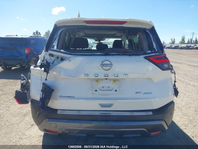 JN8BT3CB8PW205317 Nissan Rogue Sl