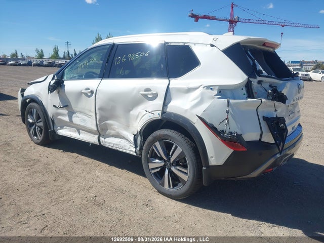 JN8BT3CB8PW205317 Nissan Rogue Sl