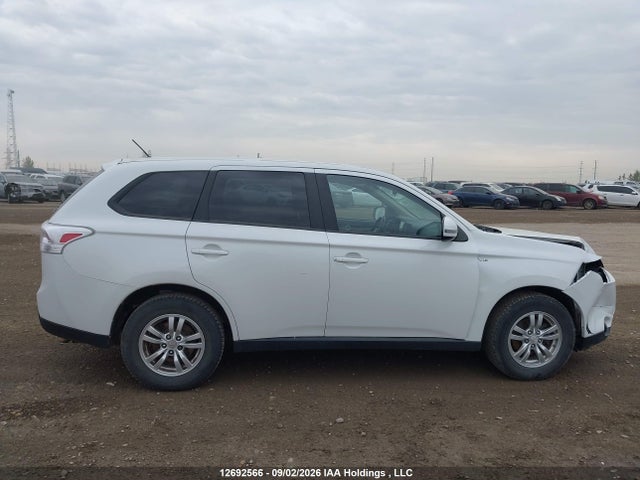 JA4JZ3AX3EZ606882 Mitsubishi Outlander Se