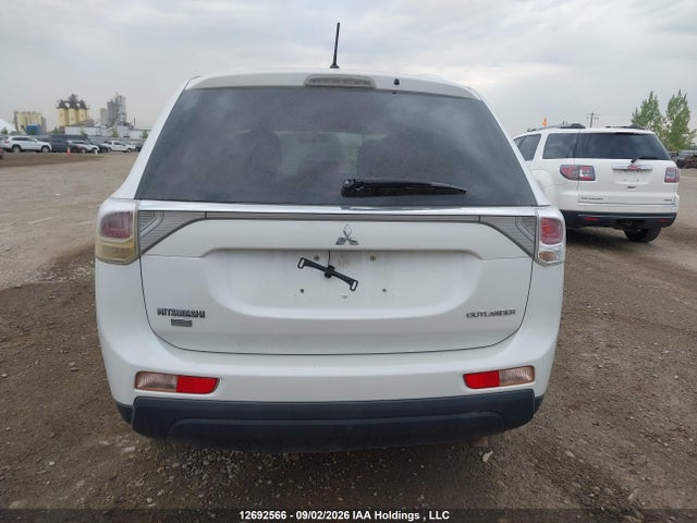 JA4JZ3AX3EZ606882 Mitsubishi Outlander Se