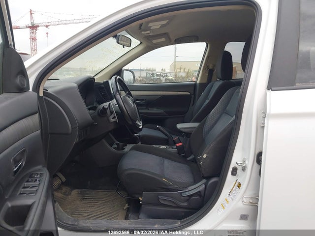 JA4JZ3AX3EZ606882 Mitsubishi Outlander Se