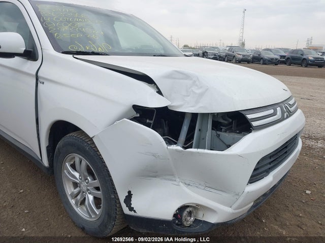JA4JZ3AX3EZ606882 Mitsubishi Outlander Se