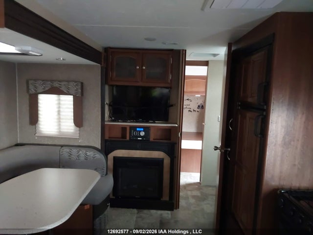 Coachmen Freedom Express 2015 5ZT2FETB7FA018160 Image 5