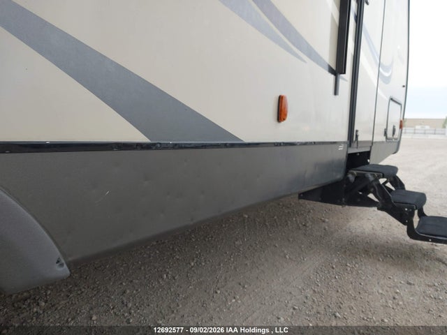 Coachmen Freedom Express 2015 5ZT2FETB7FA018160 Image 6