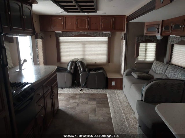Coachmen Freedom Express 2015 5ZT2FETB7FA018160 Image 8