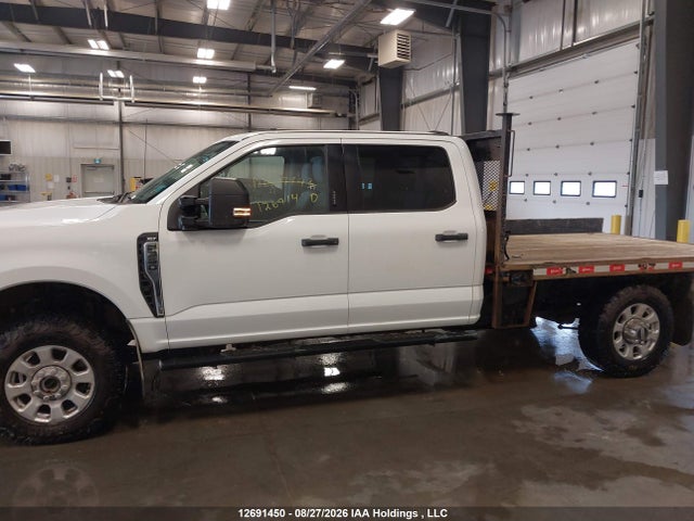 12691450 :رقم المزاد ، 1FT8W3BN5PEC52819 vin ، 2023 Ford F-350 Xlt مزاد بيع
