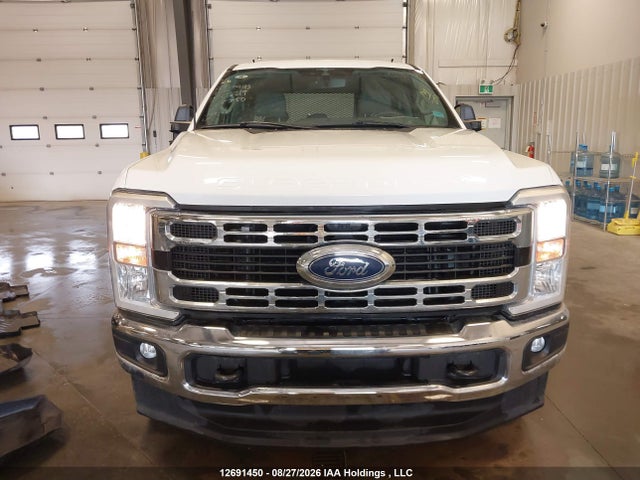 12691450 :رقم المزاد ، 1FT8W3BN5PEC52819 vin ، 2023 Ford F-350 Xlt مزاد بيع