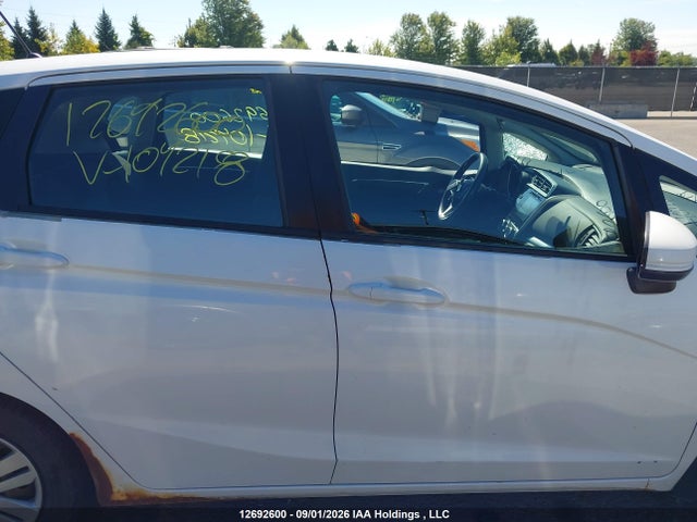 2015 Honda Fit Lx მანქანა იყიდება აუქციონზე, vin: 3HGGK5H51FM104218, აუქციონის ნომერი: 12692600
