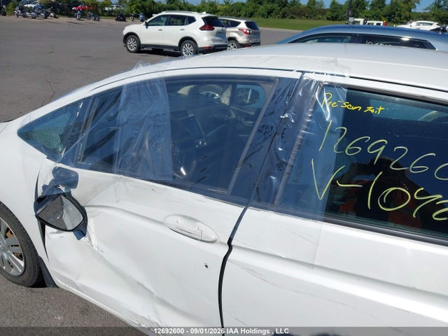 2015 Honda Fit Lx მანქანა იყიდება აუქციონზე, vin: 3HGGK5H51FM104218, აუქციონის ნომერი: 12692600